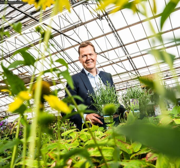 Marcel Hielkema is voorzitter van VNO-NCW Midden en directeur van sociaal ontwikkelbedrijf Scalabor. Hij is alliantievertegenwoordiger voor de programmalijn Werk en Inkomen van het Nationaal Programma Arnhem-Oost..