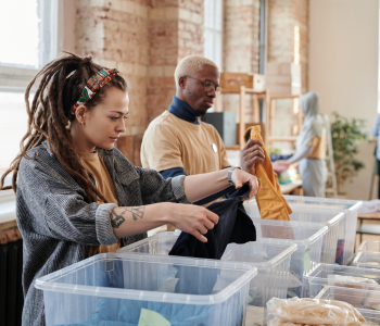 Enthousiaste kledingsorteerder gezocht bij 2Switch in Arnhem. Sorteer en beoordeel binnengekomen kleding voor verkoop in onze winkel.